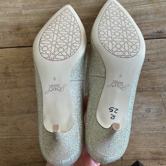 Jewel Bagley MISCHKA sparkly gold kitten heels size 9 - Picture 9 of 10